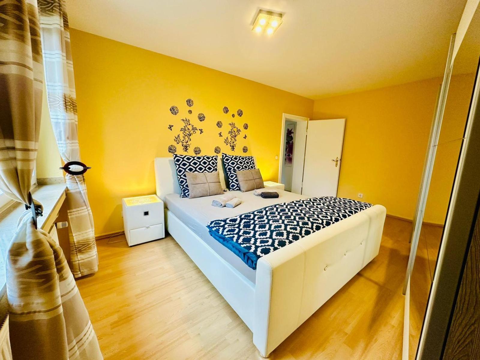 Moderne Wohnung Im Zentrum Mit Balkon Und Netflix - 90 Qm Aquisgrana Esterno foto